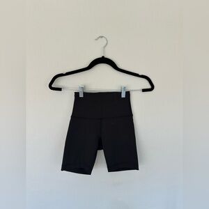 Lululemon Wunder Train High Rise bike shorts 6”